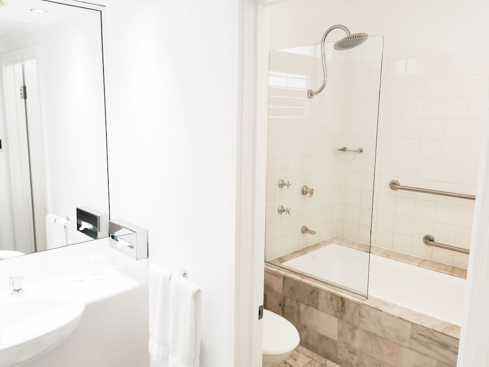 Ramada By Wyndham Cairns City Centre 46/50