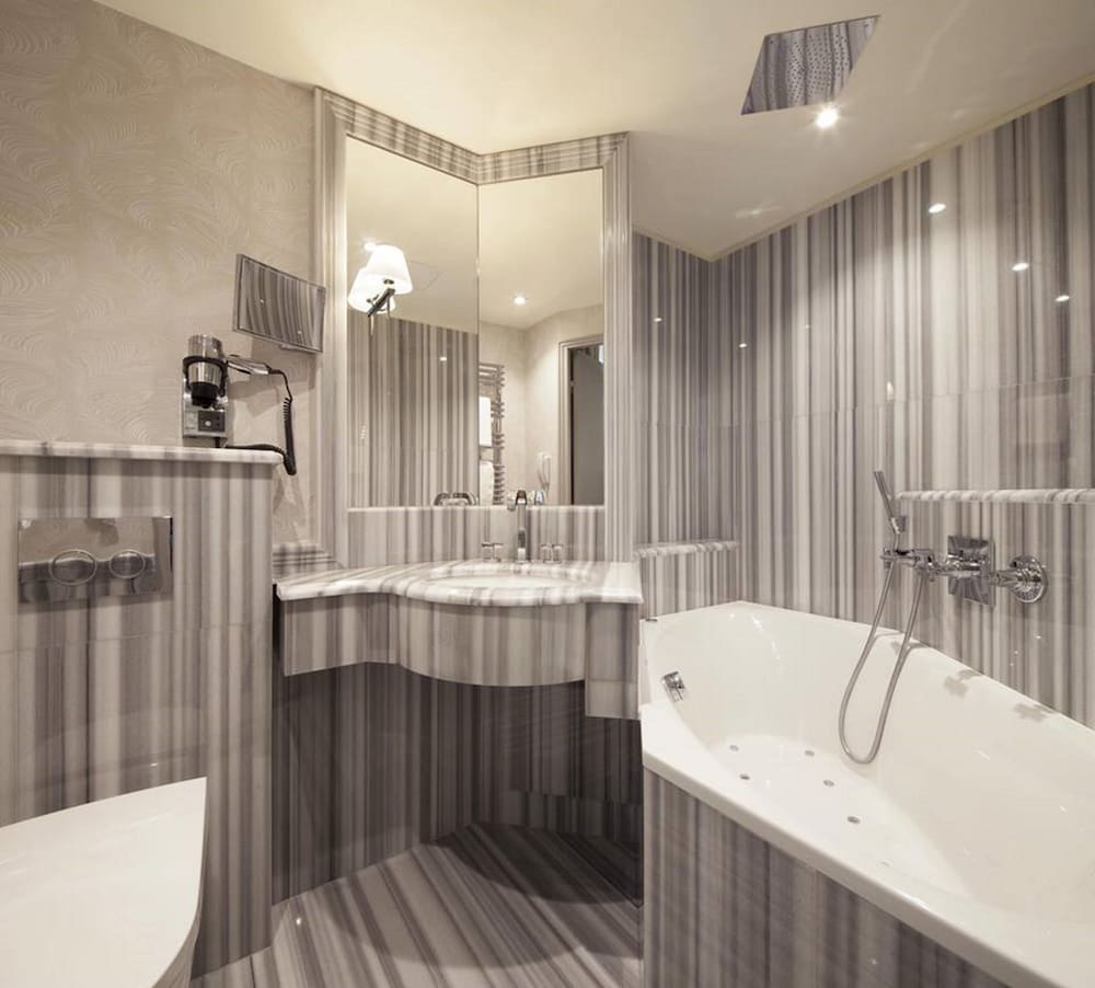 Hotel George Washington Paris 52/55