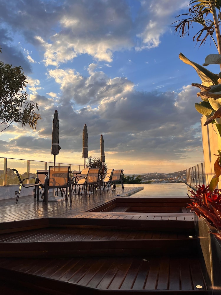 Minas Platinum Hotel & Convention 52/58