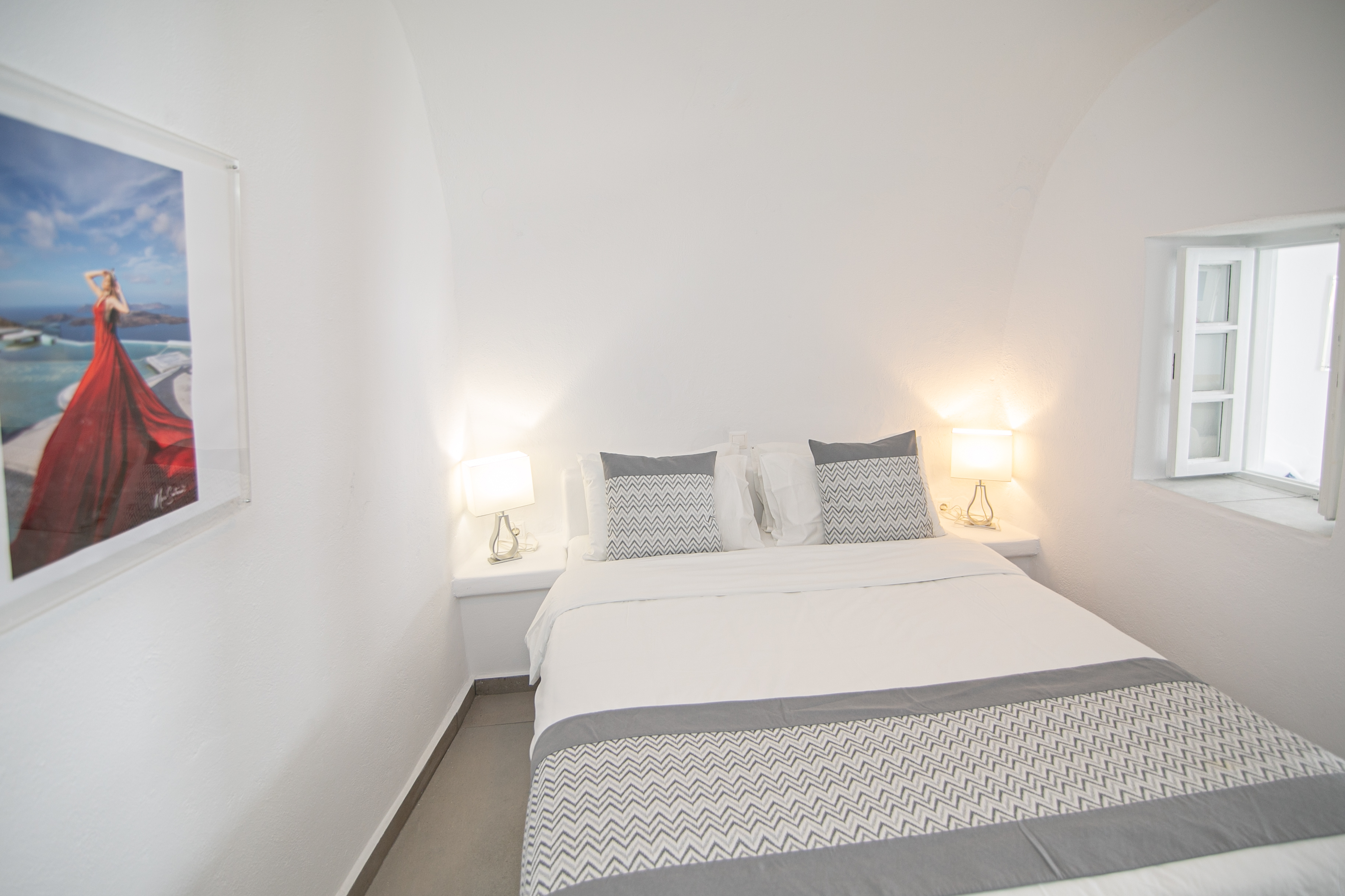 Cave, Suite, Caldera and Sea View