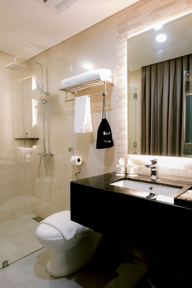 Goldberry Suites & Hotel Cebu 50/50