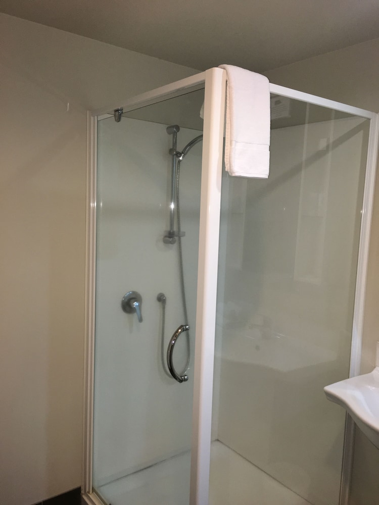 Quest Ponsonby 44/44
