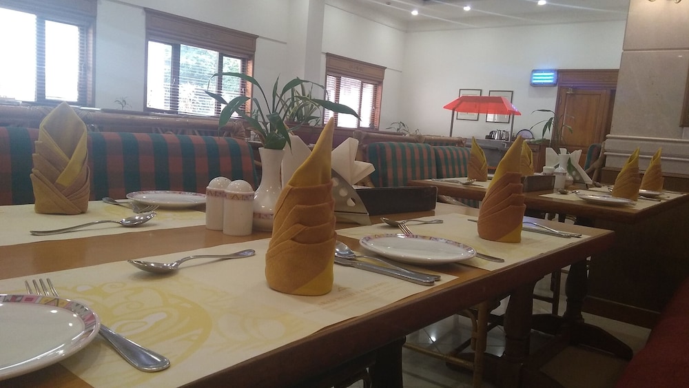 Abad Atrium Hotel 52/57