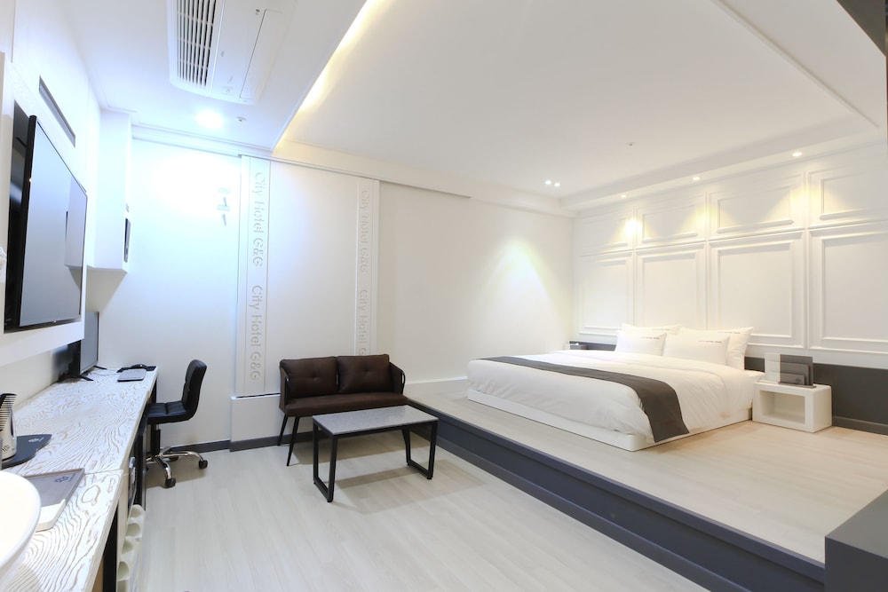 City Hotel G&G 8/45