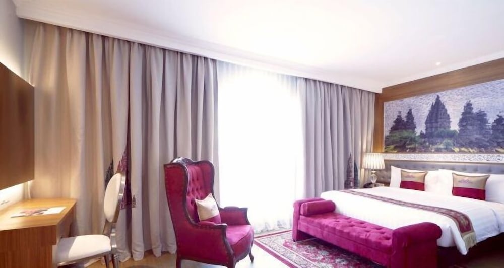 Ramada Suites By Wyndham Solo 23/45