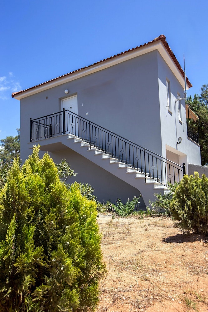 Romanos Beach Villas in Pylos-Nestoras