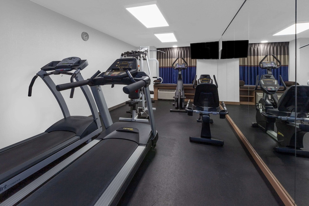 Microtel Inn & Suites by Wyndham BWI Airport Baltimore 27/40
