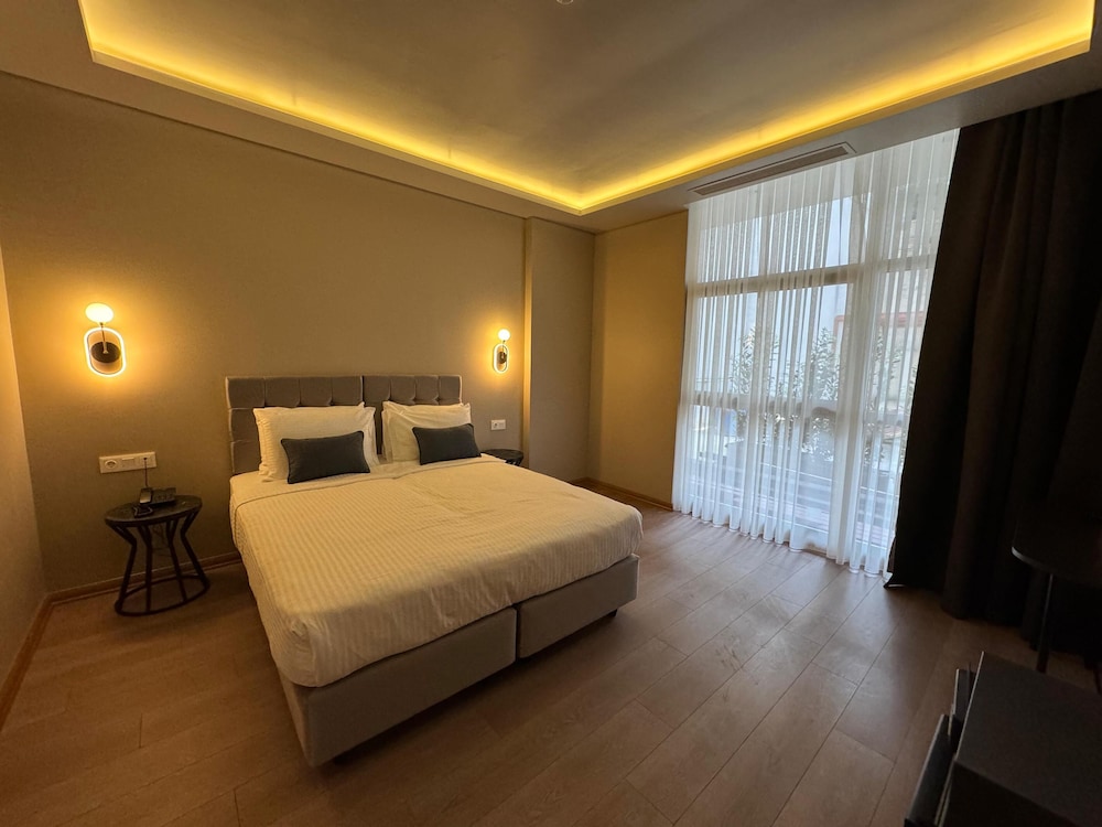 Weingart Suites Hotel 14/58