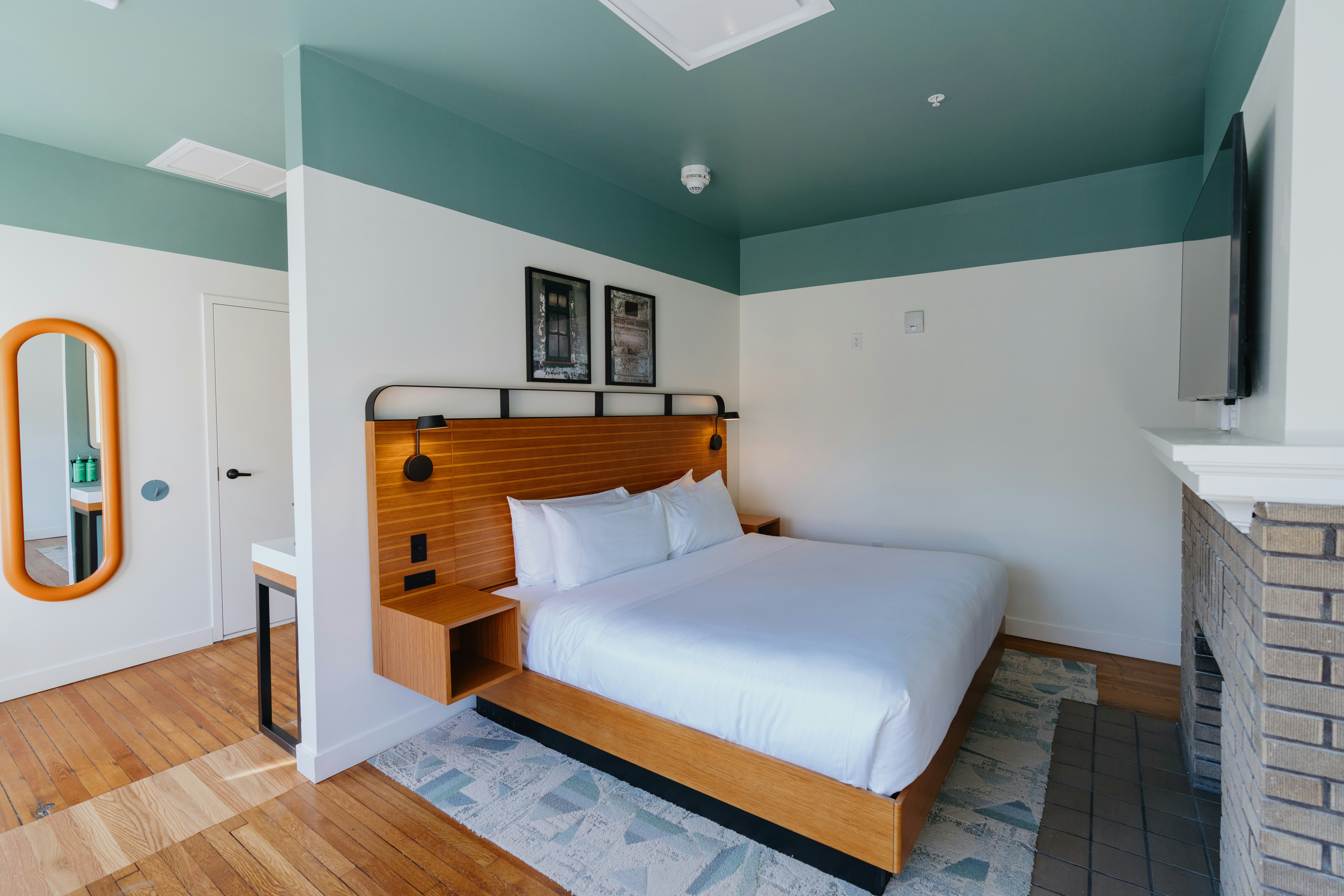 ROOM, KING BED, ACCESSIBLE