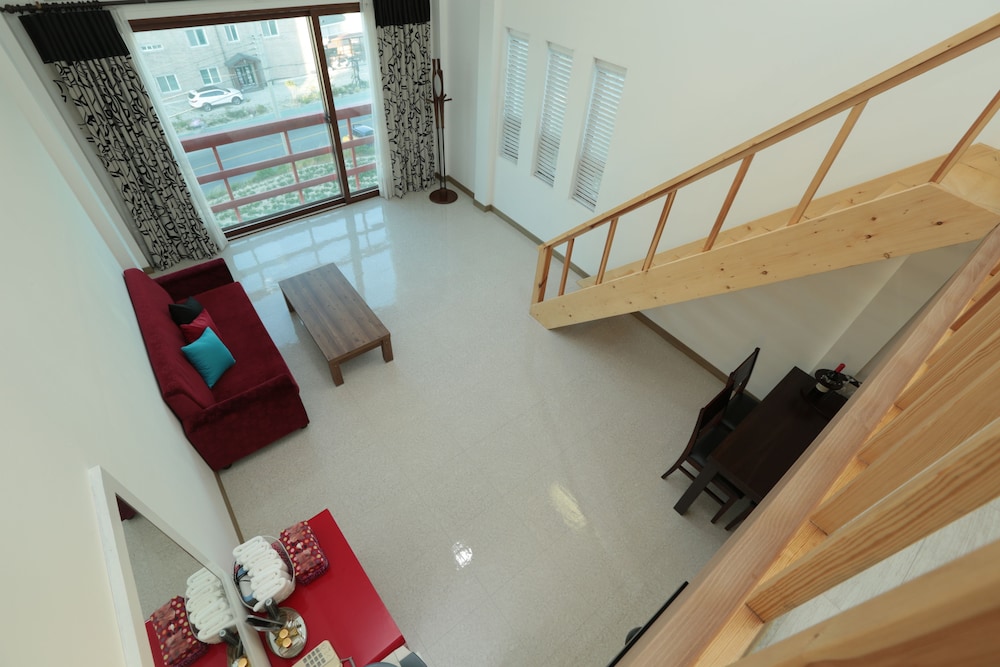 Seaview Pension 24/62