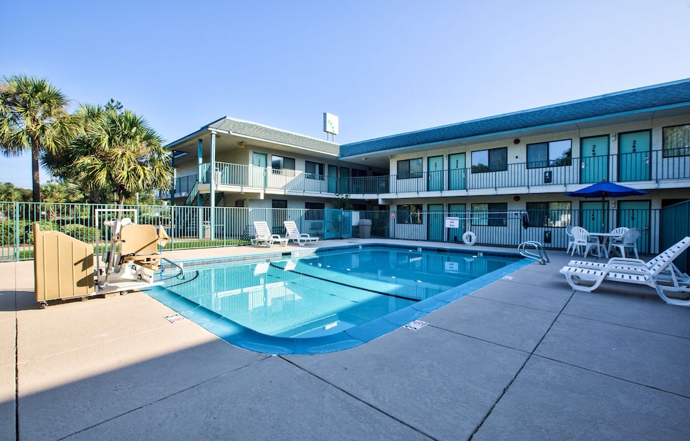 Motel6 Valdosta, GA - University 33/49