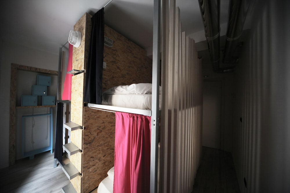 Dopa Hostel 25/39