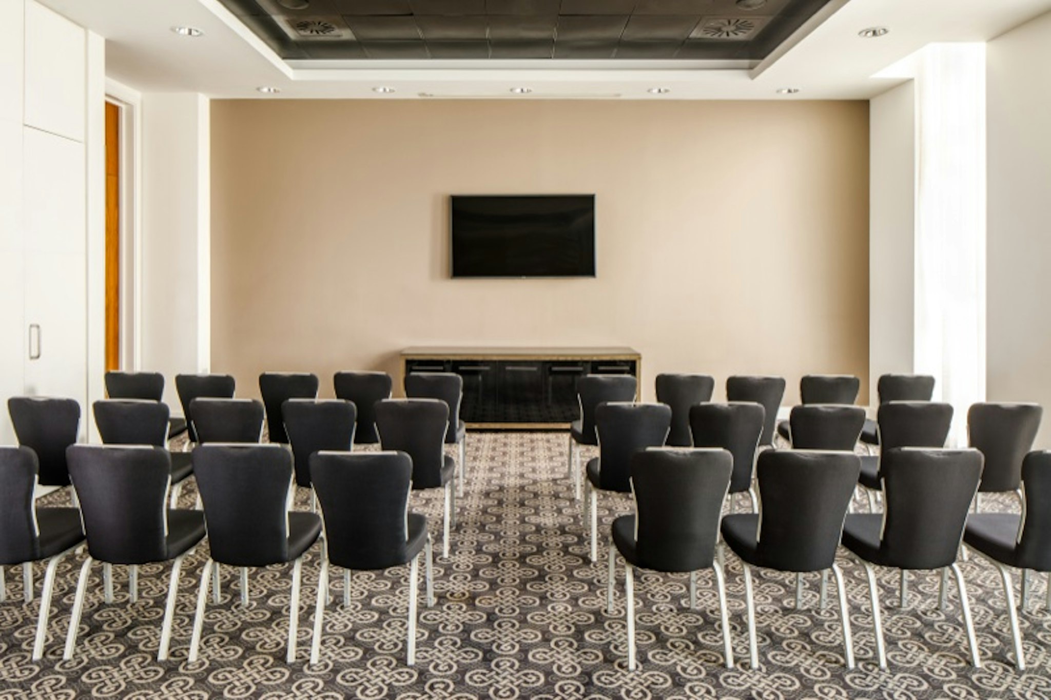 Majestic Hotel Cardiff 26/32