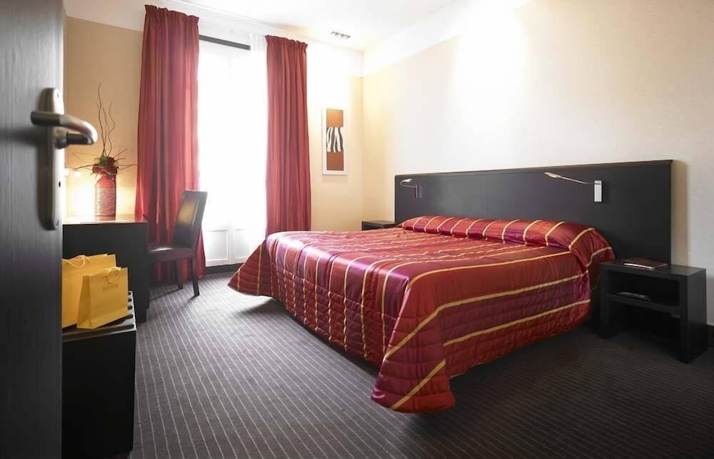 Gounod Hotel 20/62