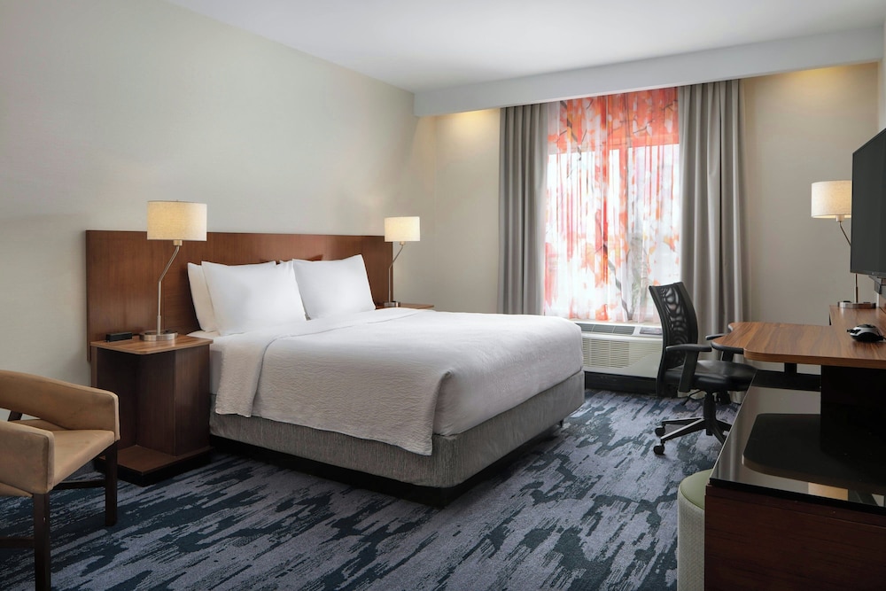 Fairfield Inn & Suites Niagara Falls 24/46