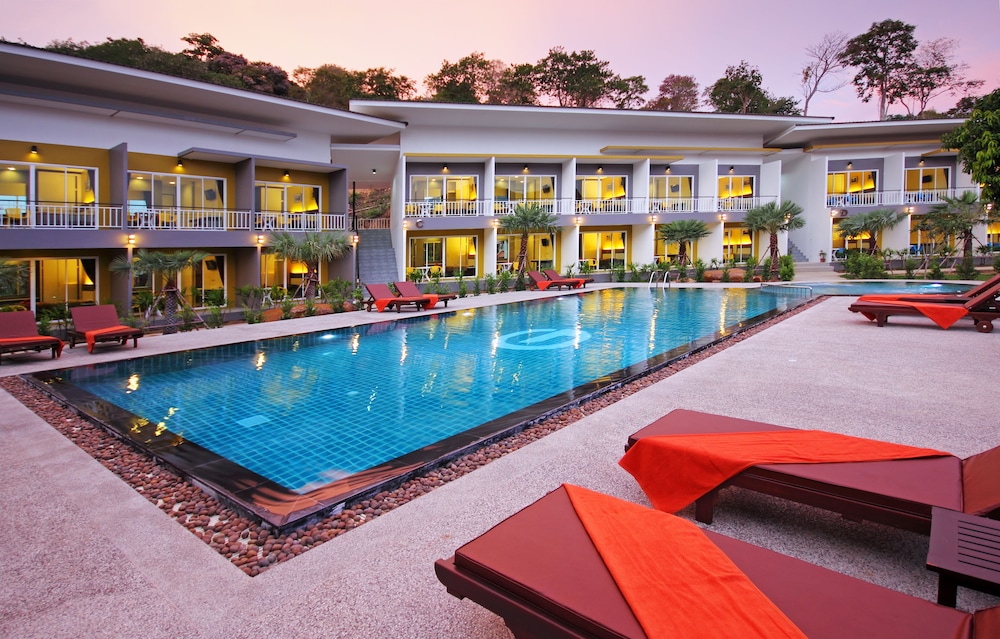 Gypsy Sea View Resort 3/69