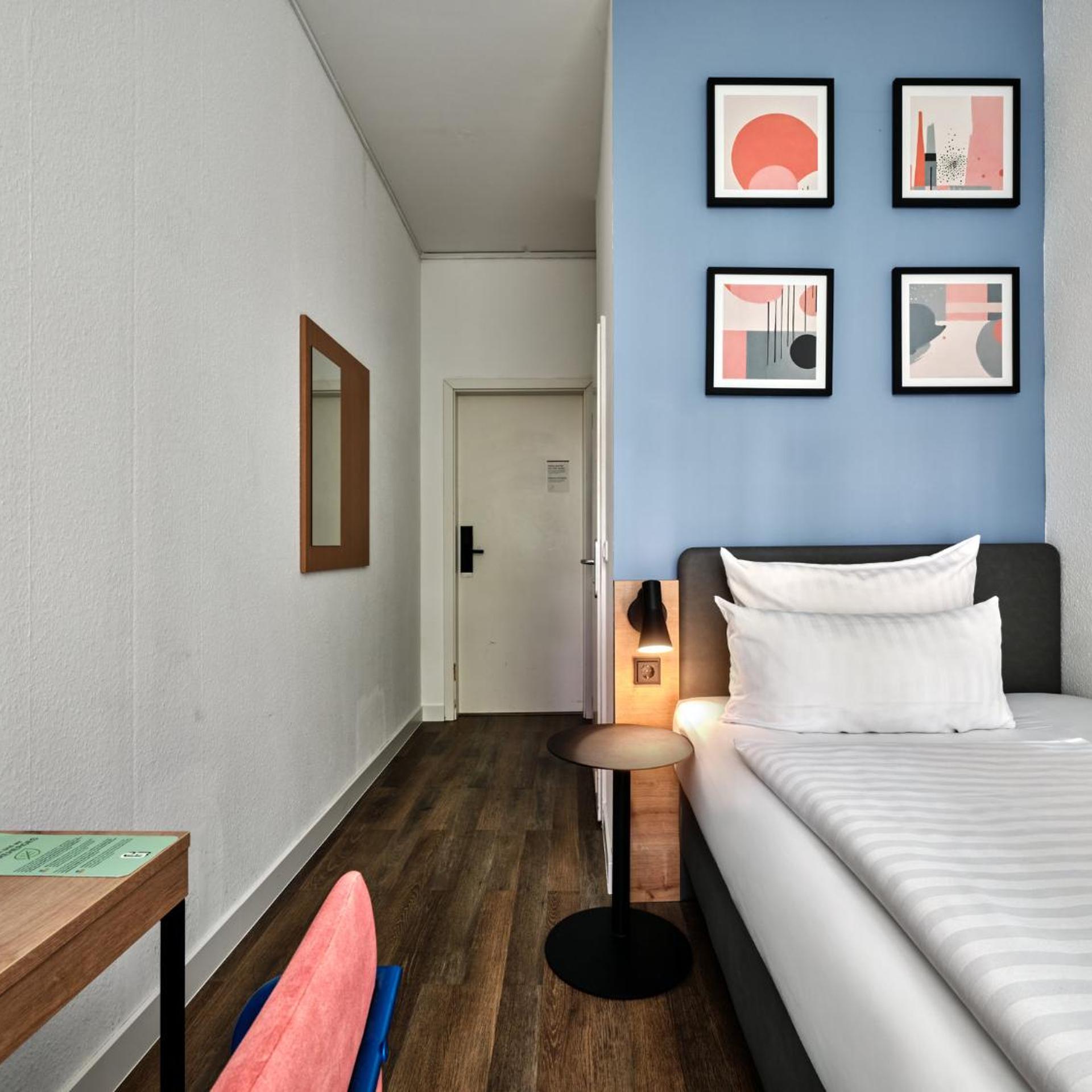 Room, Single