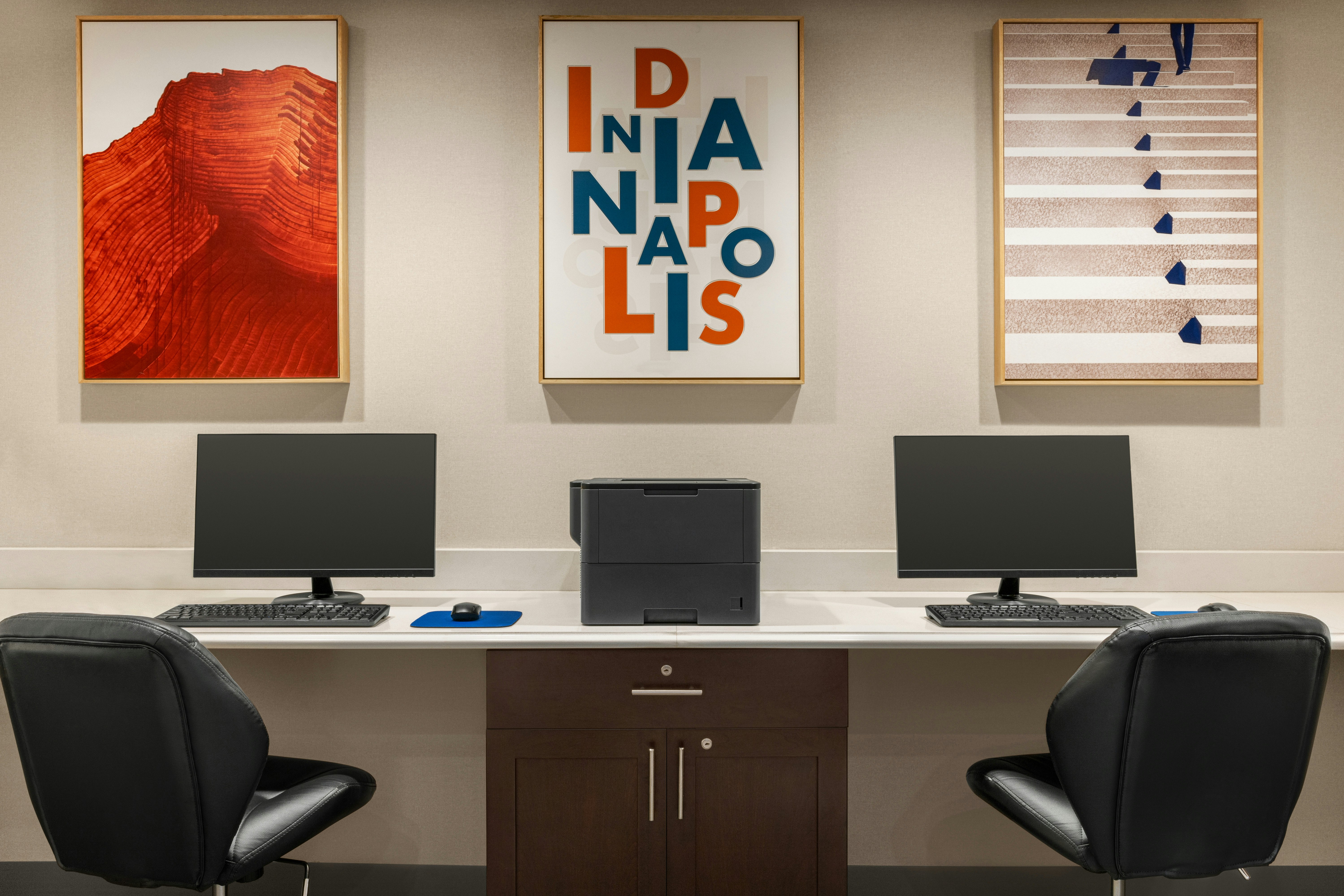 Holiday Inn Express And Suites Indianapolis W Airport Area 53/65