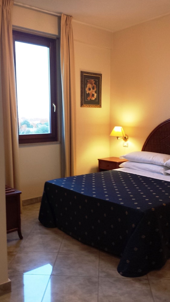 Ara Solis Hotel 27/78
