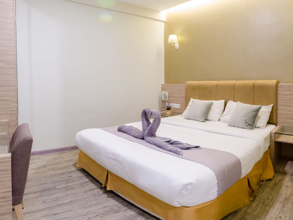 COMFORT, QUEEN BED
