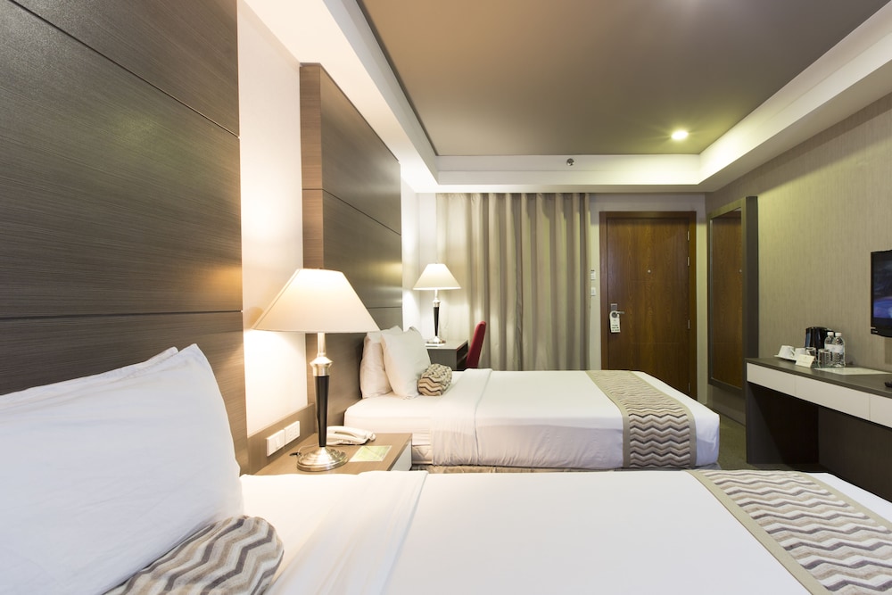 88 Courtyard Hotel 21/52