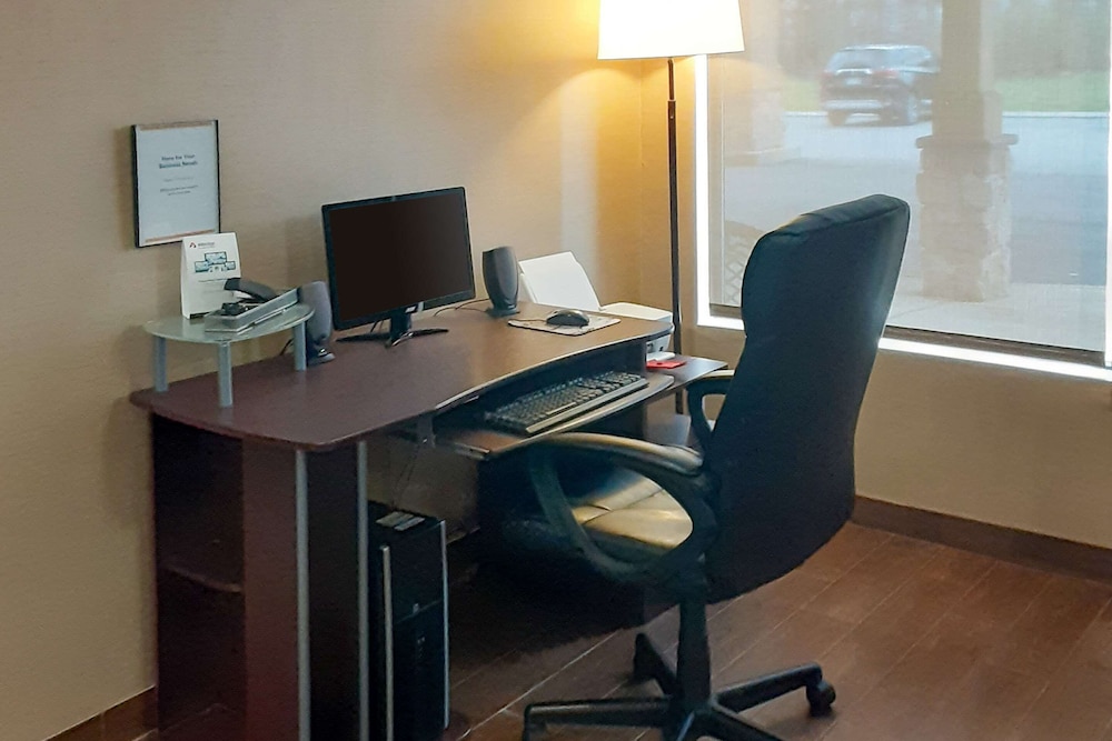 Comfort Inn Huntingdon, PA 24/34