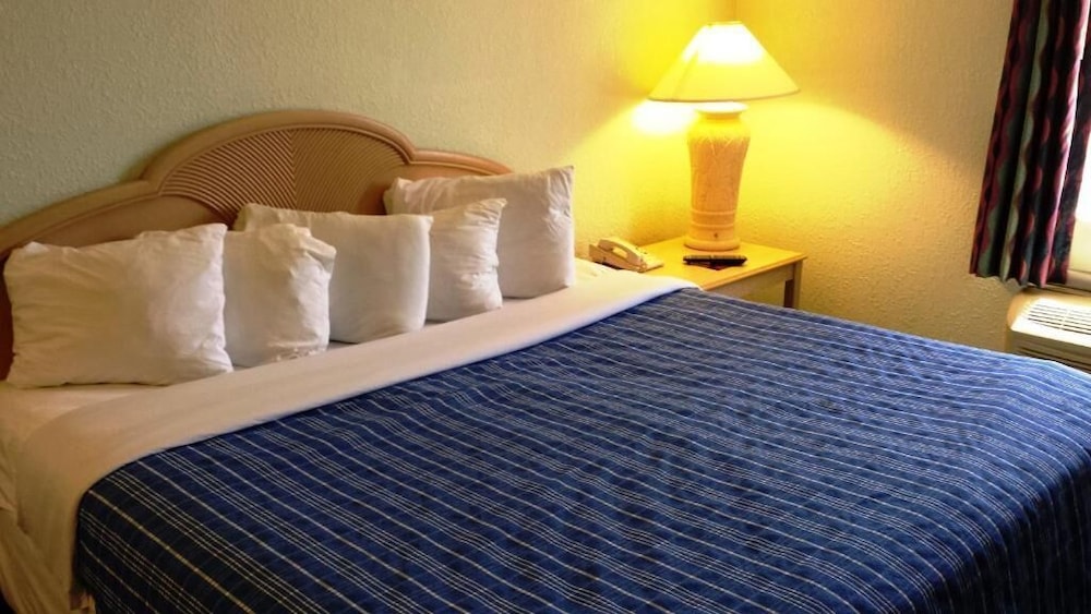 Cocoa Beach Suites 13/33