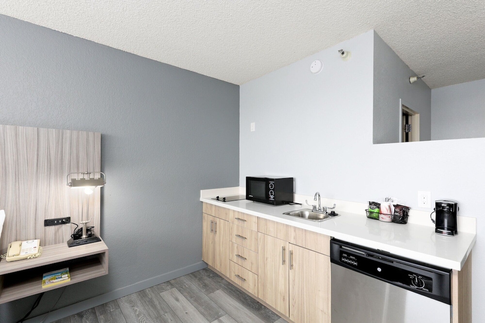 Studio6 Suites Lake Havasu City AZ 61/61