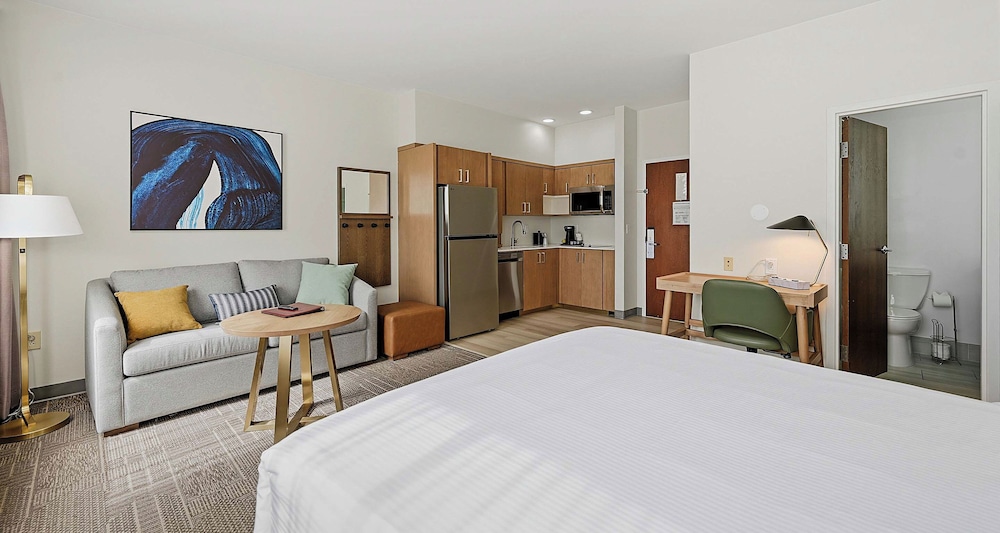 Standard, Queen Bed, Kitchenette