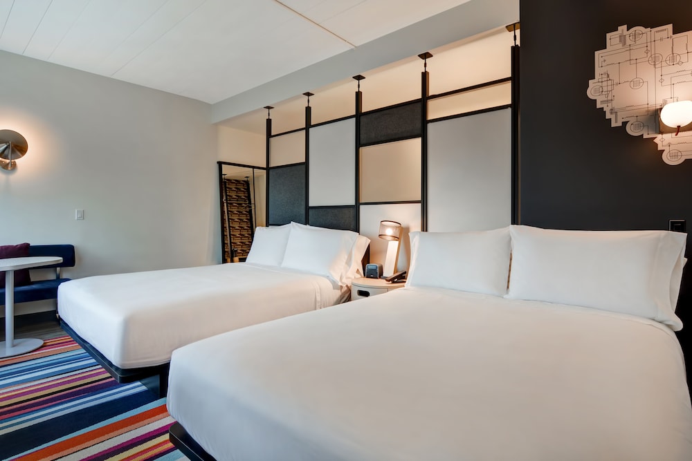 Aloft Secaucus Meadowlands 14/52