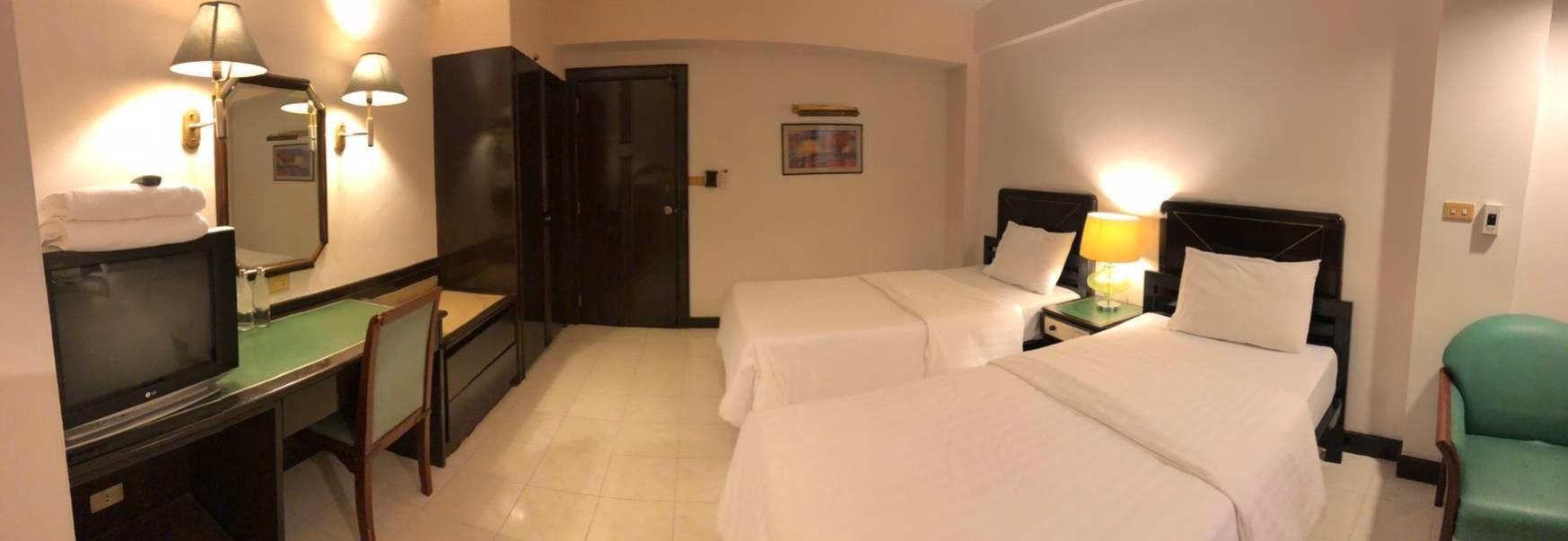 S.C. Heritage Hotel 24/43