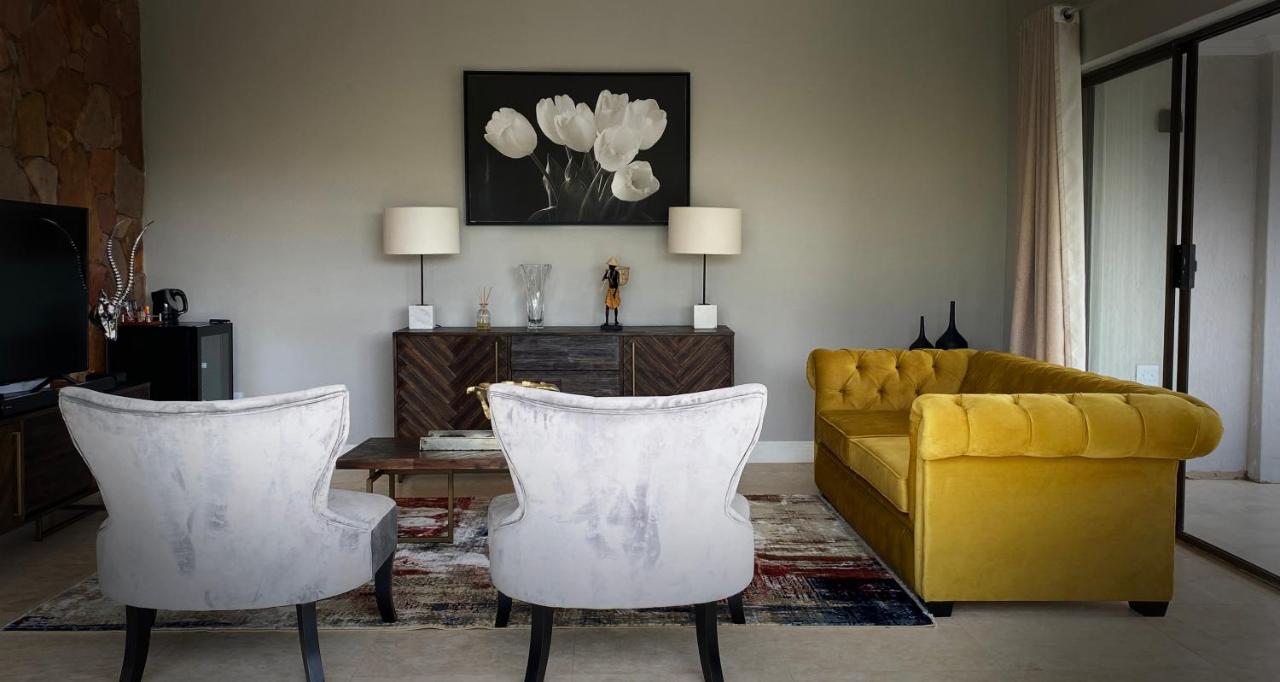 Lira Boutique Lodge 6/44