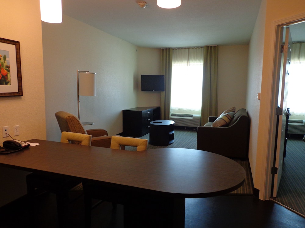 Candlewood Suites Monahans 42/50