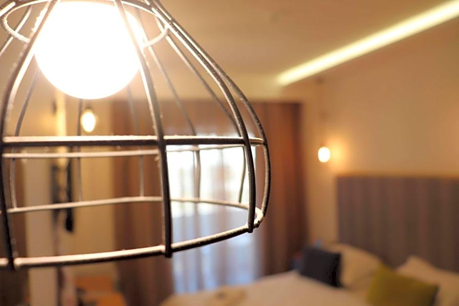 Blue Bottle Hotel 72/90