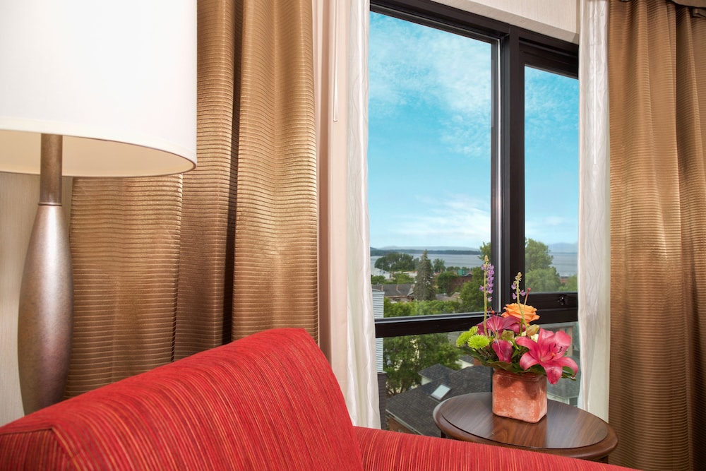 Hilton Garden Inn Burlington Downtown 32/73