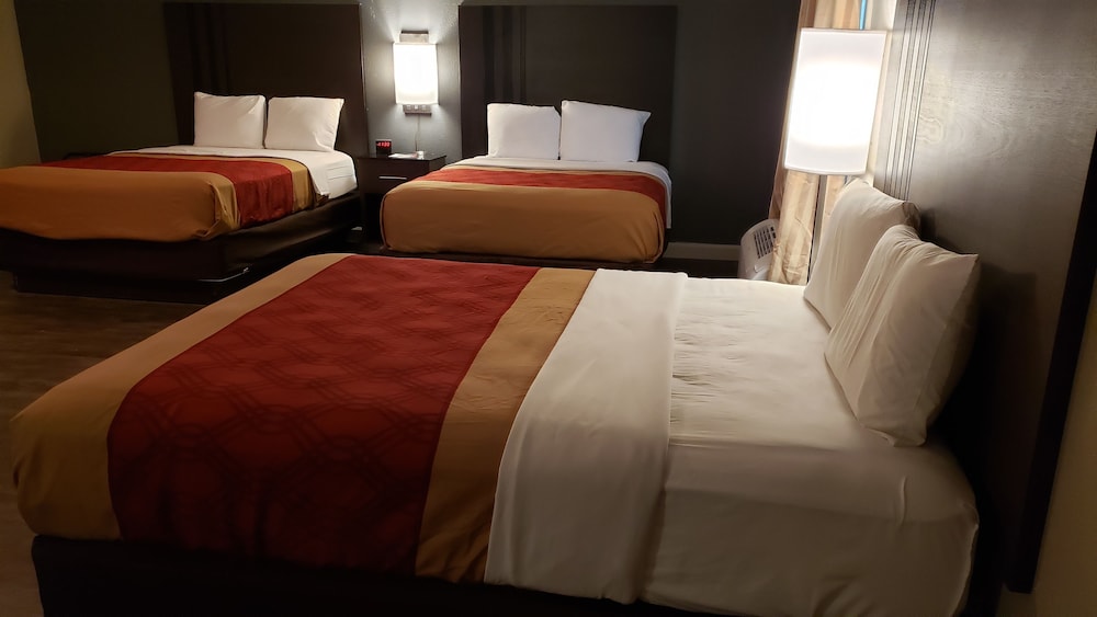 Econo Lodge Donalsonville, GA 16/27