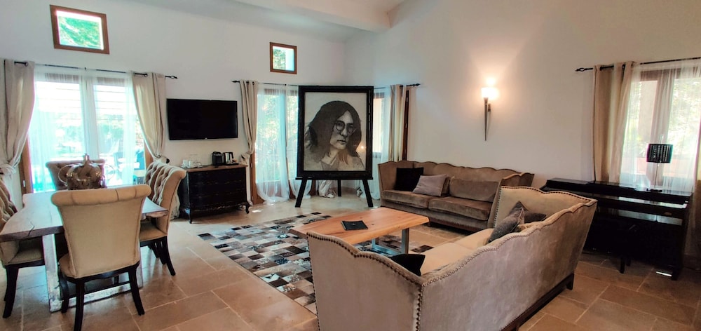 Maison Prestige Roberto Geissini 19/50