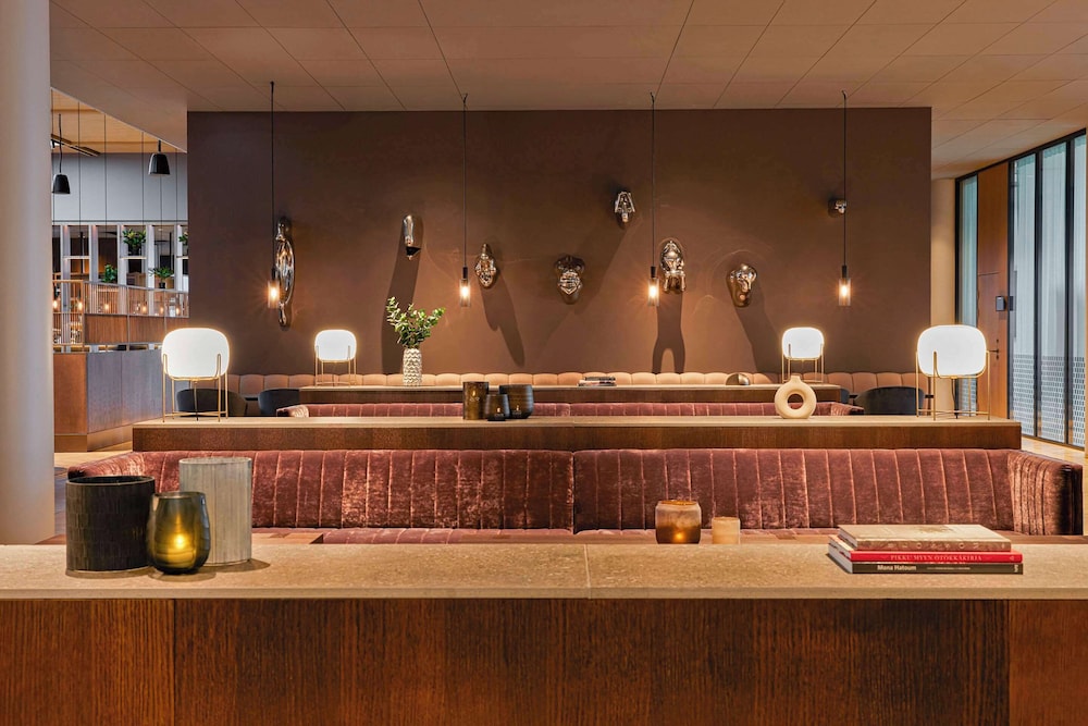 Clarion Hotel Helsinki Airport 11/65