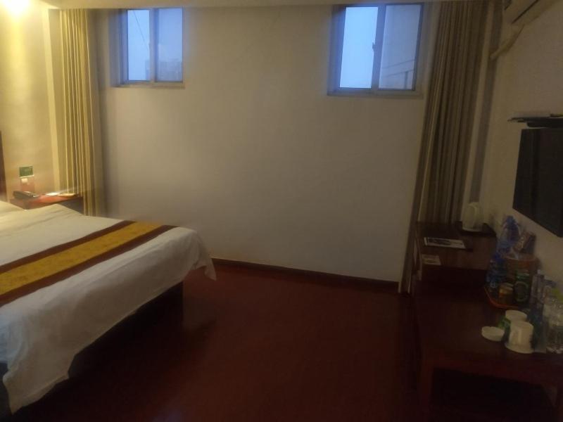 GreenTree Inn Heze Development Zone Guangzhou Road Yuehua Express Hotel 41/58