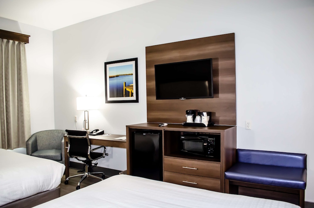 Best Western Plus First Coast Inn & Suites 40/53
