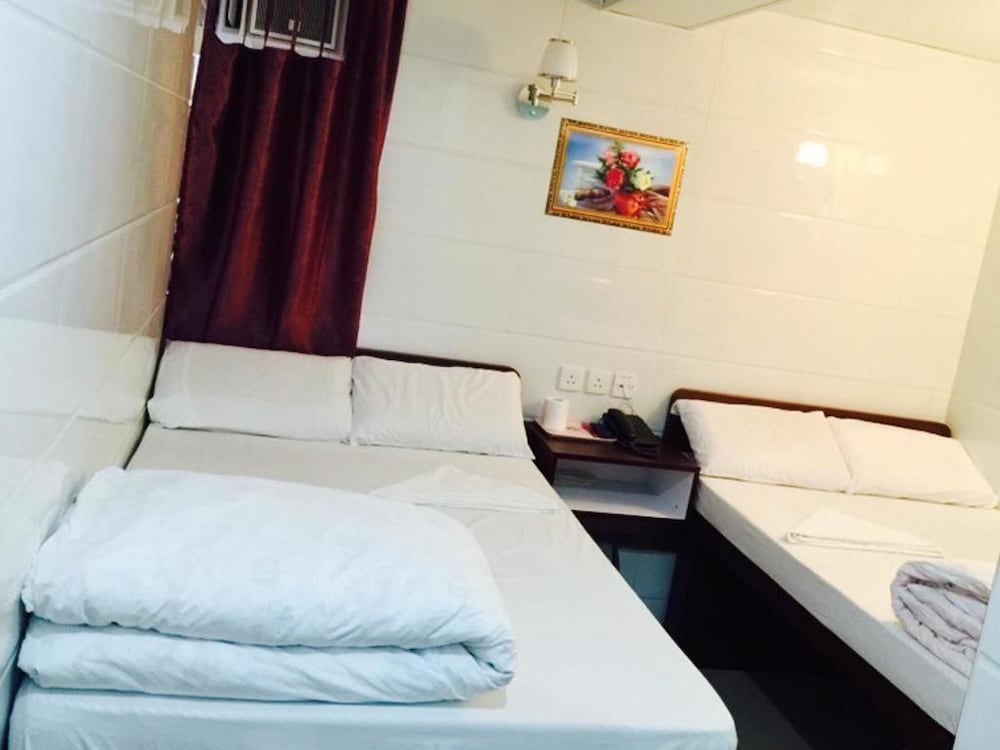 Pay-Less Guest House 13/50