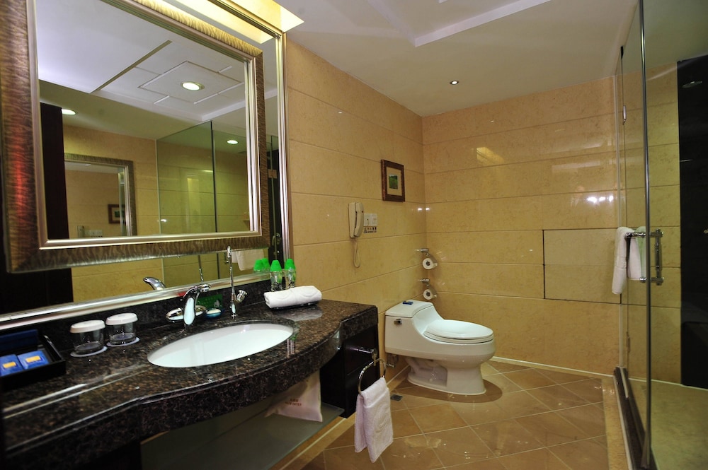 Royal Marina Plaza 60/60