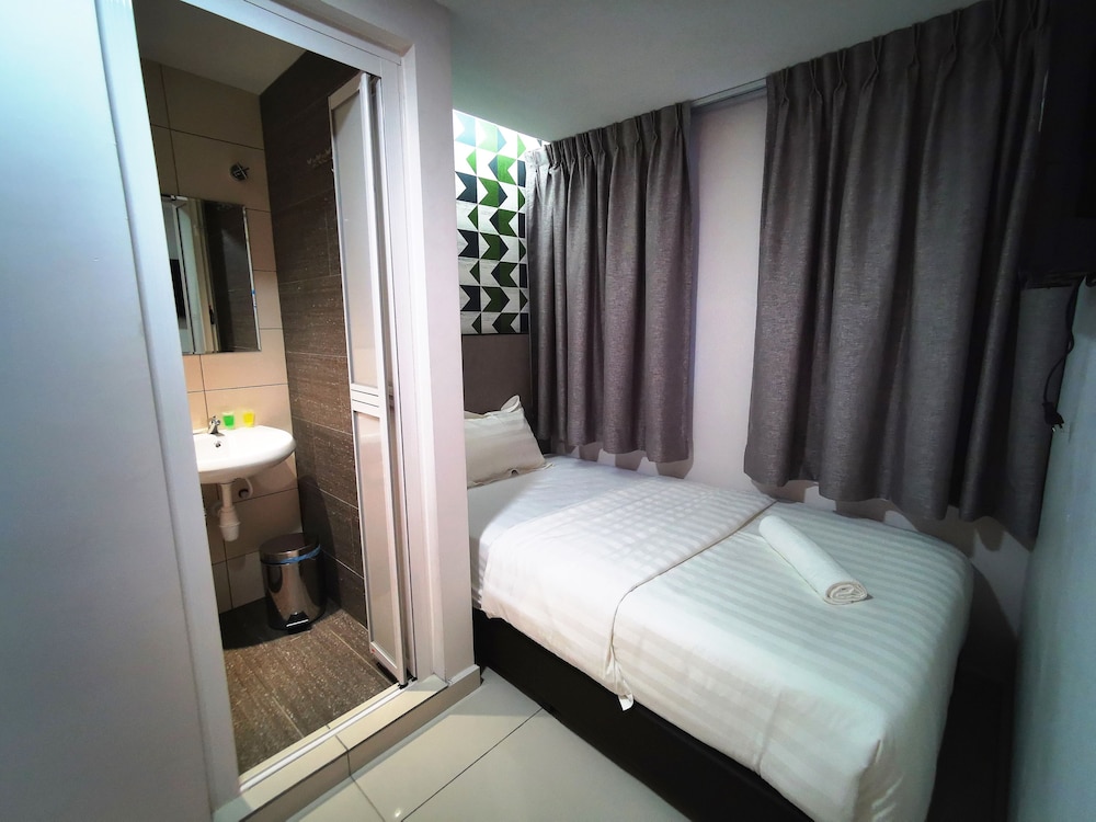 Sovotel Boutique Hotel @ Uptown 28 7/18