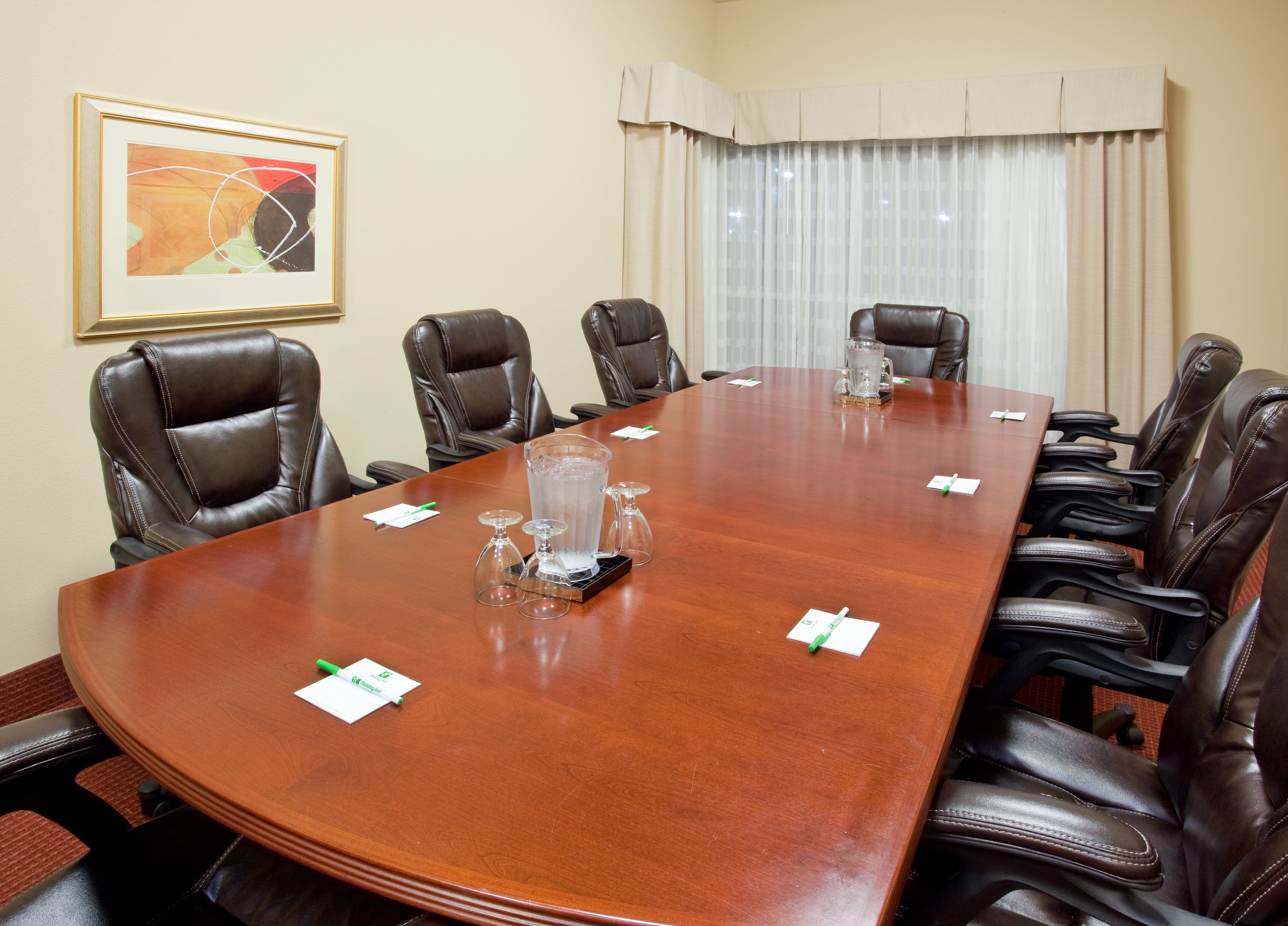 Holiday Inn Hotel Suites Oakland Airport 65/77