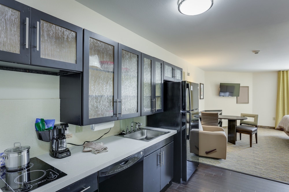 Candlewood Suites College Station At University 38/46