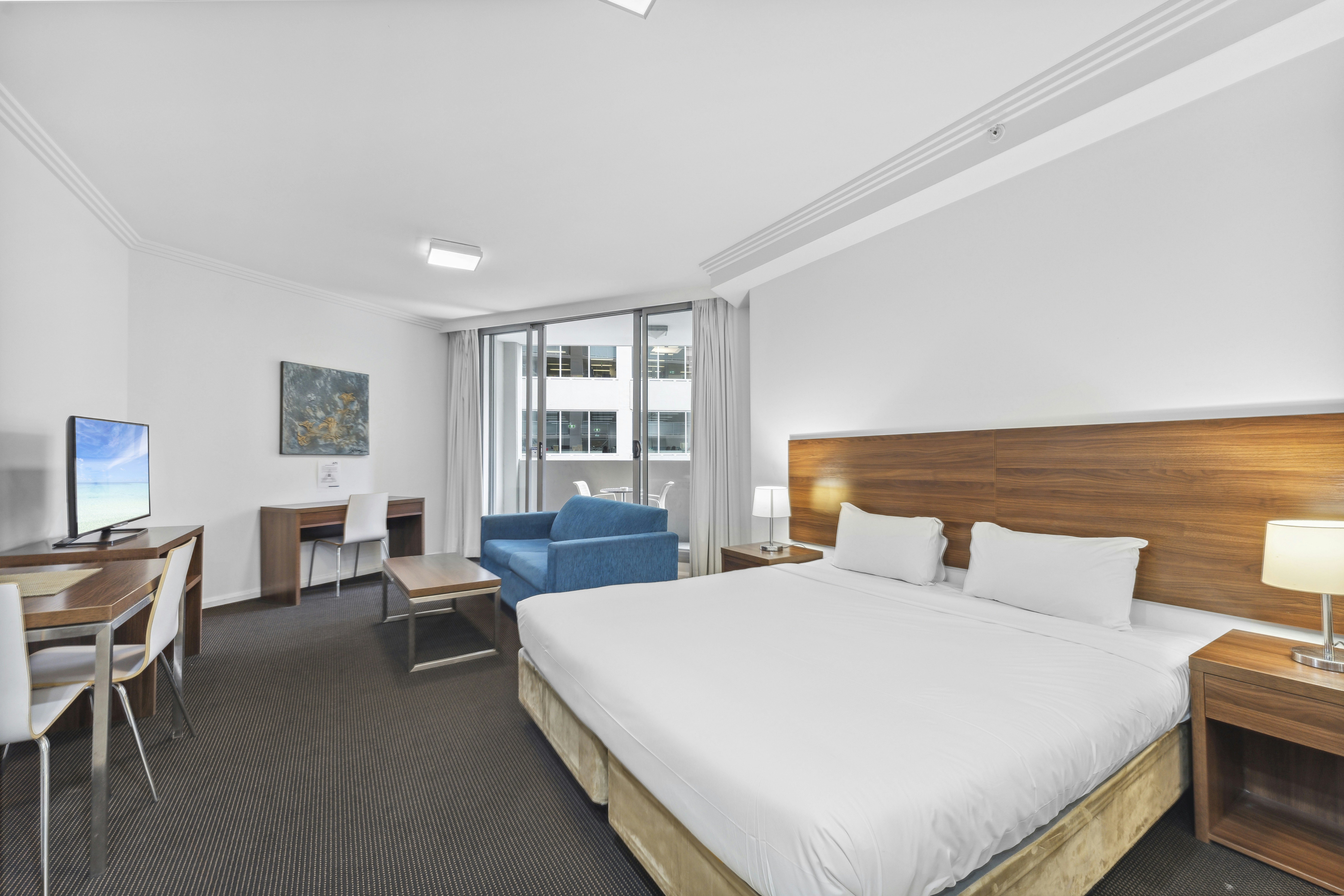Apx World Square Apartments 10/52