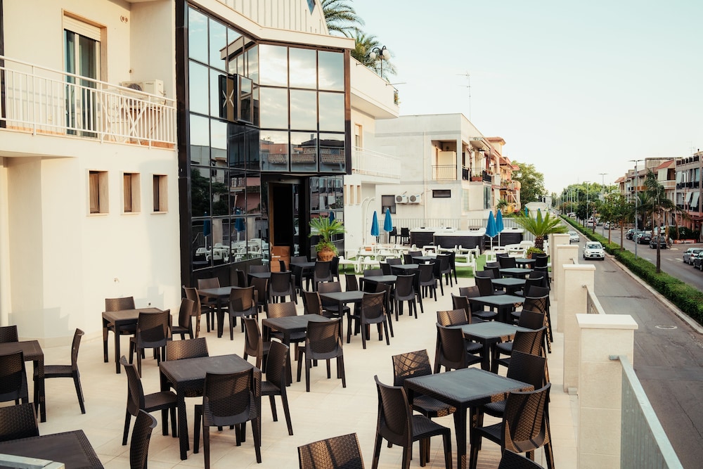 Hotel Accord Le Rose 33/50