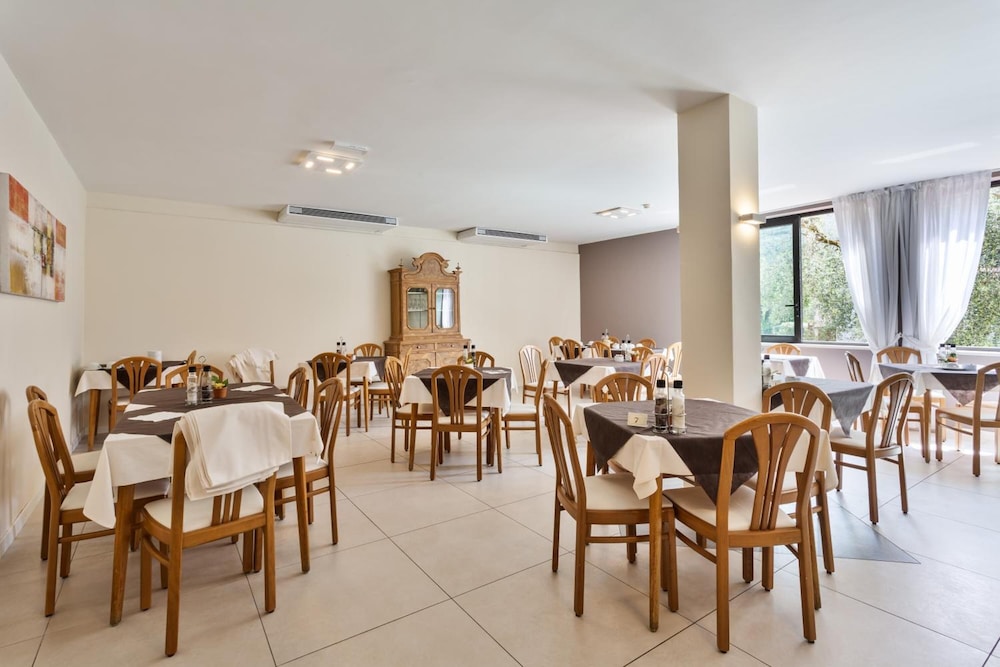 Albergo Gardesana 61/71