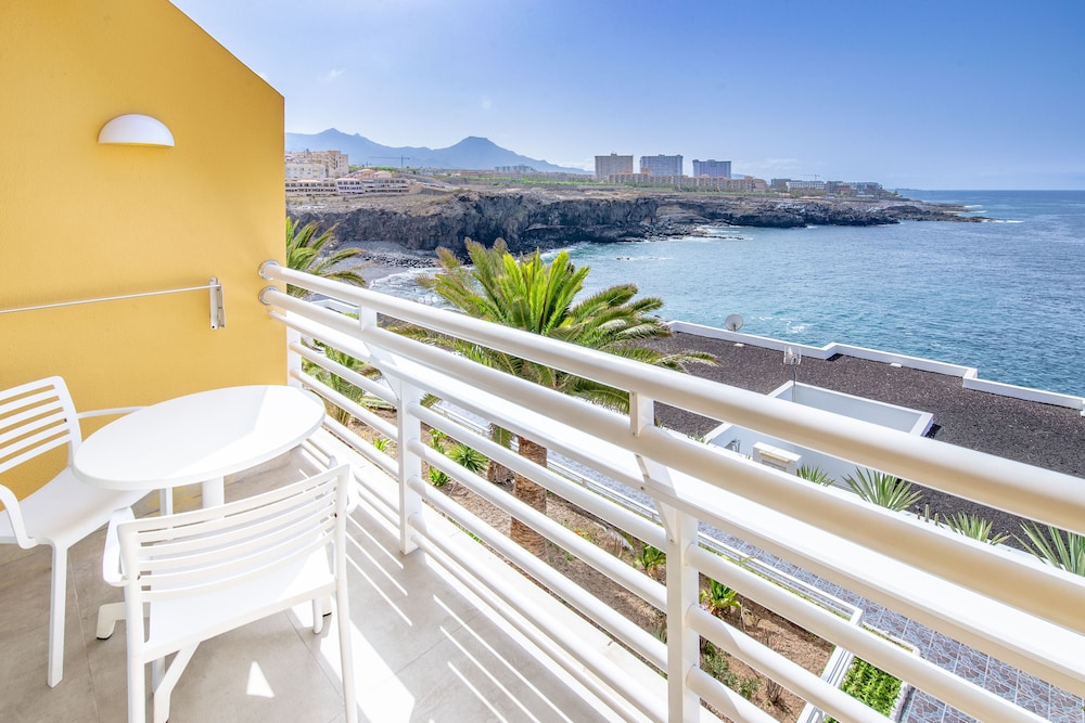 Atlantic Holiday Hotel 25/72