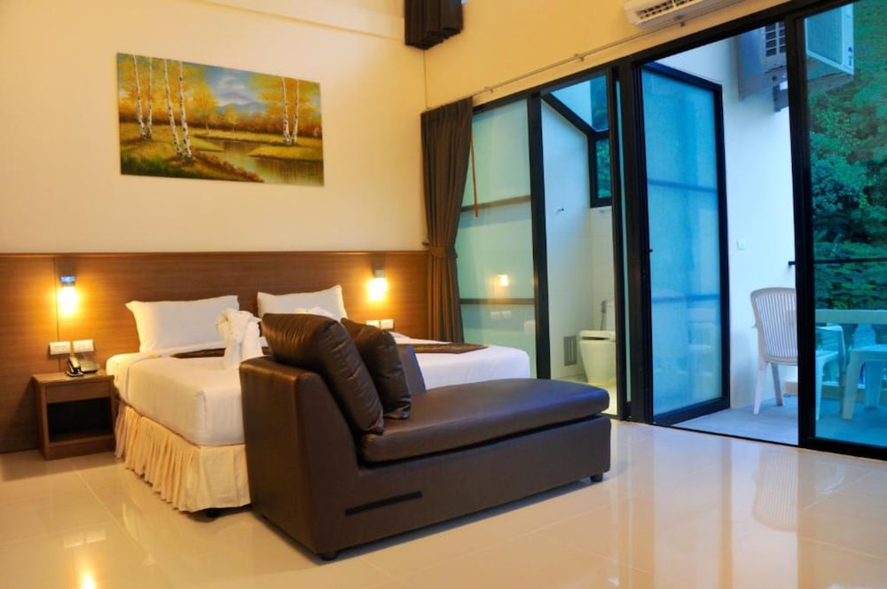 The Wave Hotel Patong 31/73